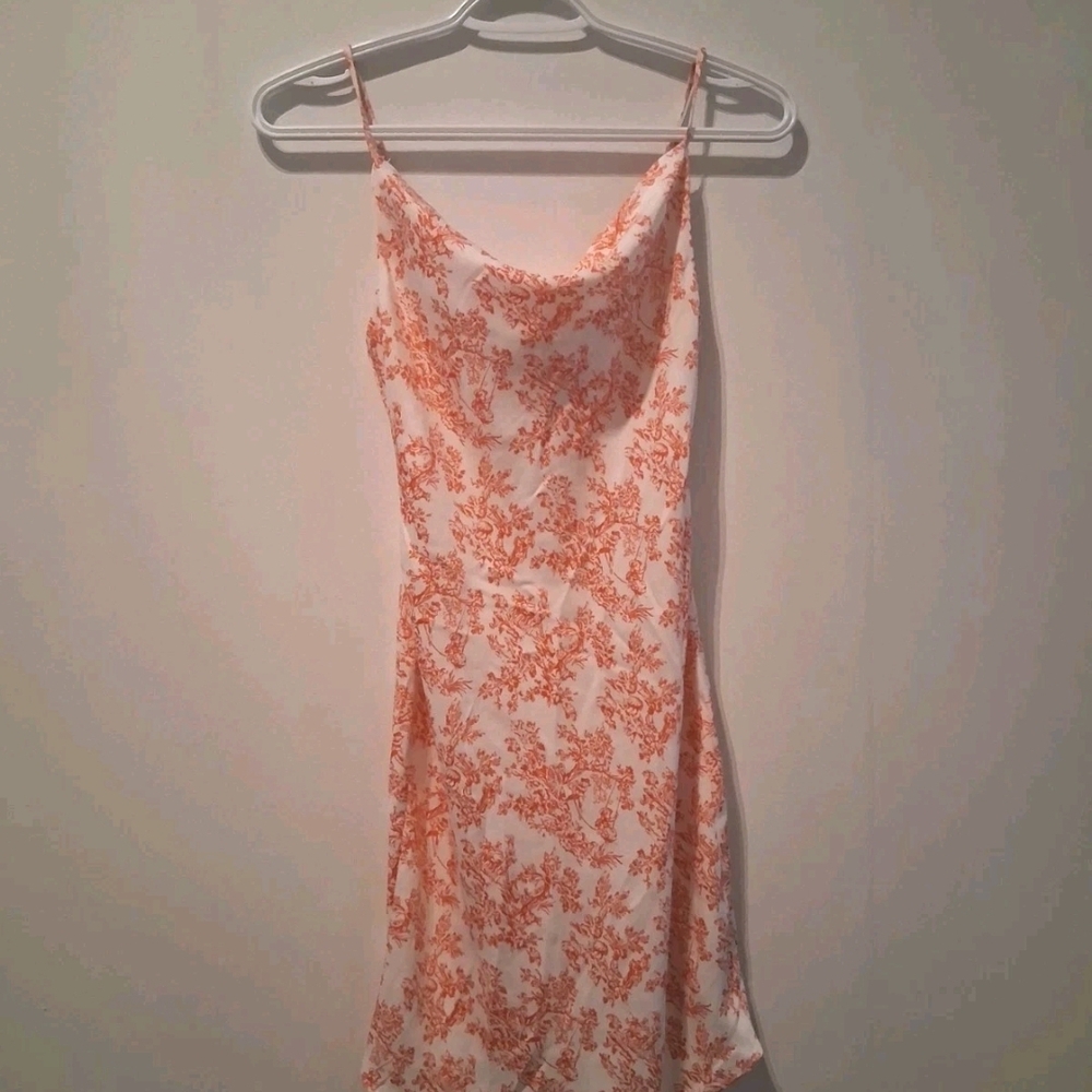 URBAN OUTFITERS Elegant  Floral Dress in White and Orange - Picture 2 of 9